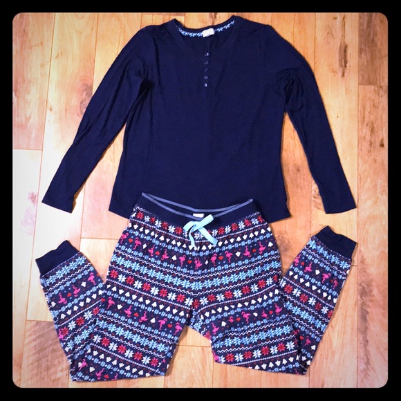 crown & ivy Other - Crown & Ivy Navy Winter Christmas Pajamas PJs